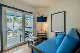 AV Suite 4