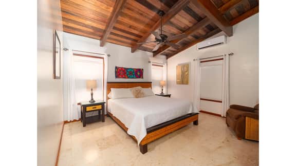 RBR 1-2C Oceanfront 2 BR